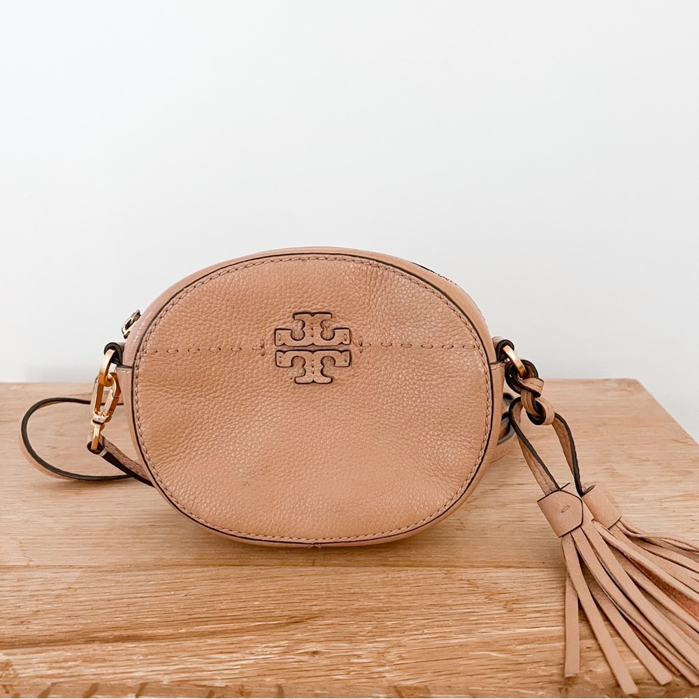 Tory Burch McGraw Round Crossbody - Nude/Beige